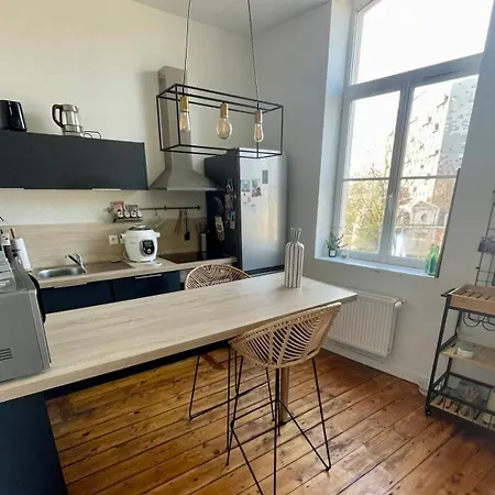 Apartment Centre *